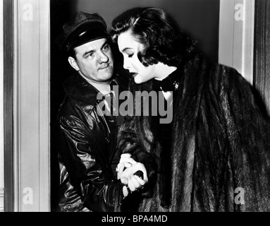 KARL MALDEN, PATRICIA NEAL, Corriere diplomatico, 1952 Foto Stock