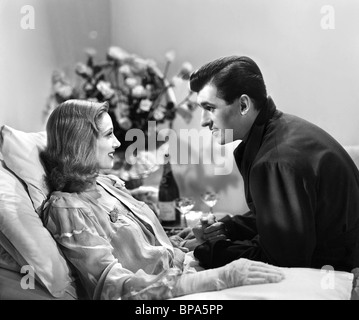 STEWART GRANGER LA LAMPADA brucia ancora (1943) Foto Stock