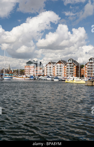 Ipswich marina in giornata soleggiata, Suffolk, Regno Unito. Foto Stock