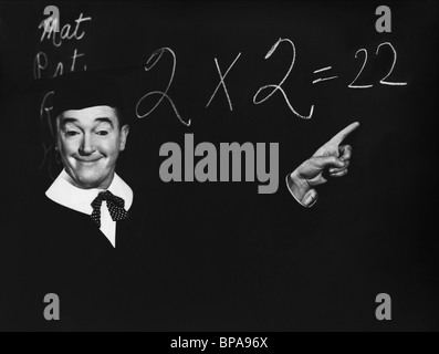 STAN LAUREL Laurel e Hardy; un CHUMP A OXFORD (1940) Foto Stock