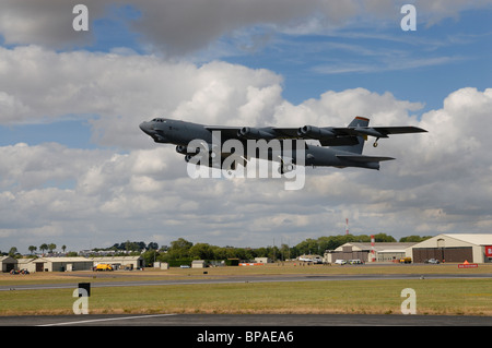 Boeing B-52H Stratofortress dal ventesimo Bomb Squadron US Air Force Global Strike comando visualizza al 2010 RIAT Foto Stock