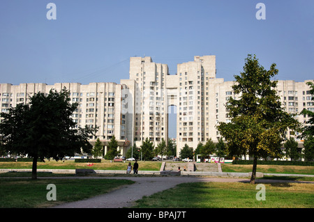 Edifici di appartamenti nella periferia di San Pietroburgo, regione nord-occidentale, la Russia Foto Stock