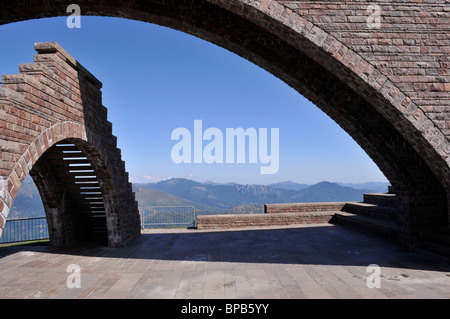 Dettaglio di Santa Maria degli Angeli cappella dell'architetto Mario Botta - Monte Tamaro - Svizzera Foto Stock