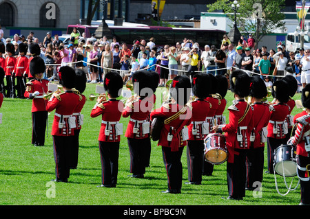 La banda del governatore generali Protezioni Piedi di eseguire durante la cerimonia del Cambio della Guardia, Ottawa, Canada Foto Stock