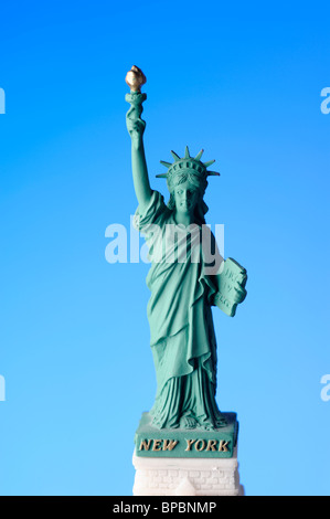 Toy miniatura Statua della Libertà Foto Stock