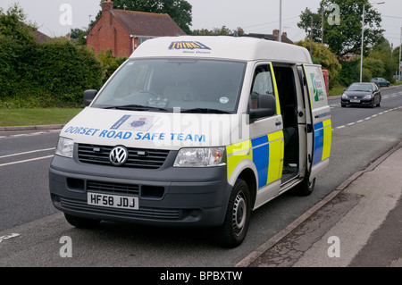 Vista esterna di una polizia di Dorset fotocamera velocità van Foto Stock