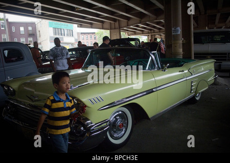 Decimo annuale "Kustom uccide e Hot Rod brivido' auto show di Williamsburg di Brooklyn a New York Foto Stock