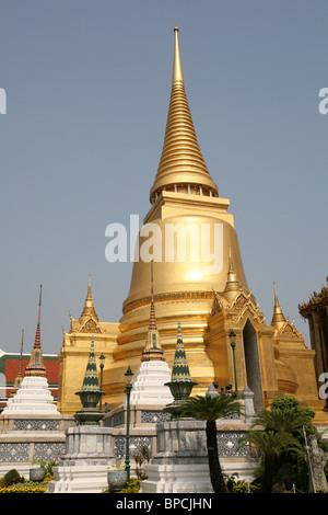 Il Wat Phra Kaew vicino Palazzo Reale di Bangkok, Tailandia Foto Stock