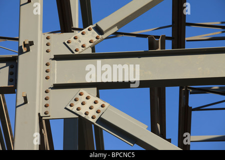 St. Albert, Alberta, Canada; telaio in acciaio di un edificio in costruzione Foto Stock