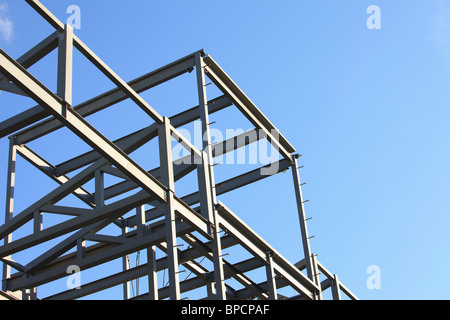 St. Albert, Alberta, Canada; telaio in acciaio di un edificio in costruzione Foto Stock