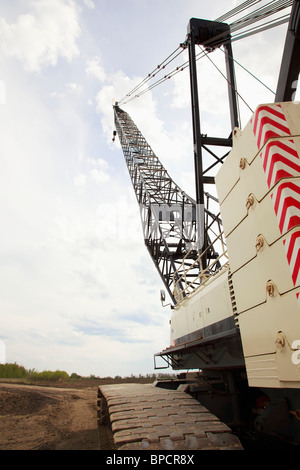 St. Albert, Alberta, Canada; grande gru per la costruzione di ponti Foto Stock