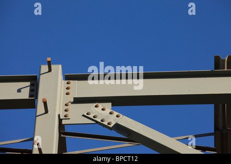 St. Albert, Alberta, Canada; telaio in acciaio di un edificio in costruzione Foto Stock