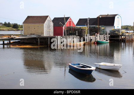 Pittoresca baracche di pesca al Blue rocce vicino alla città Lunenburg, Mahone Bay, Nova Scotia, Canada, America del Nord. Foto di Willy Matheisl Foto Stock