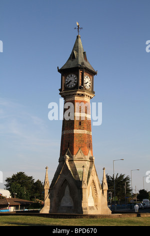 La torre dell orologio sul fronte mare nel centro di Skegness sulla costa est del Lincolnshire NEL REGNO UNITO. Foto Stock