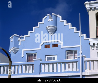 Color pastello edificio coloniale, Front Street, Hamilton, parrocchia di Pembroke, Bermuda Foto Stock