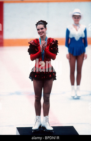 La FIGURA PATTINARE: donne Katerina Witt (GER) competere nel 1988 Olimpiadi di Calgary. Foto Stock