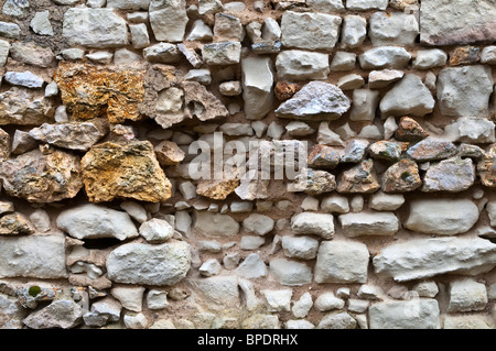 Random instabile parete di pietra dettaglio - Francia. Foto Stock