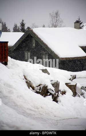 Ski lodge in Hafjell, Norvegia durante la nevicata. Foto Stock