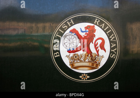 British Railways logo sul lato di un treno a vapore Foto Stock