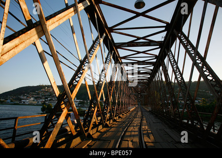 Il ponte che collega Cachoeira e São Felix, Bahia, Brasile. Foto Stock