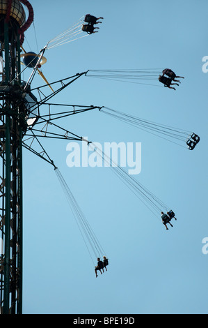 La Star Flyer dei Giardini di Tivoli a Copenhagen, in Danimarca. Foto Stock