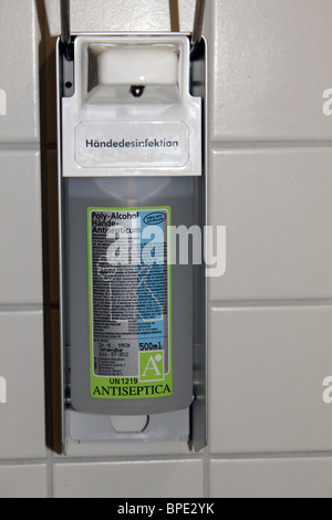 Berlino, IFA, elettronica di consumo illimitato, il lavaggio a mano per mano di igiene in una toilette. Ue/DE/DEU/Germania Capitol Berlin Foto Stock