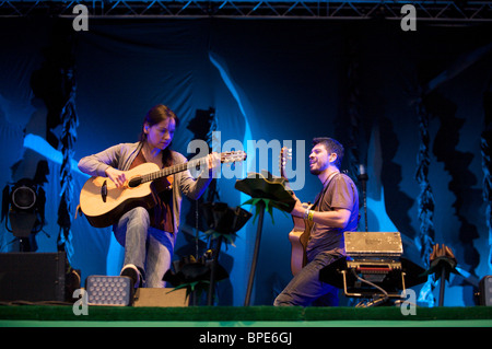 Rodreguez y Gabriella, West Holts Stadio, Glastonbury 2010 Foto Stock