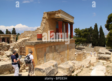 Un bastione all'entrata nord, nota per il toro affresco sopra di esso, Palazzo di Cnosso, Iraklio, Creta, Grecia Foto Stock