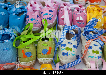 Barcellona Alpargateras per bambini (artigiano: Montserrat Ribalta) Spagna Spain Foto Stock