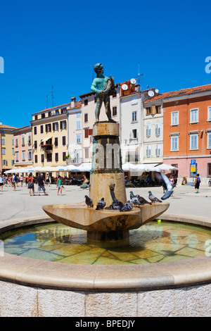 Croazia, Istria Rovigno - piazza della città vecchia Foto Stock