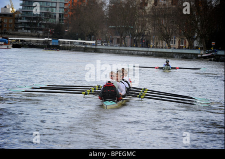 Aprile 2 ,2010 . Università di Cambridge sessione di formazione Tideaway durante la settimana. La 156Xchanging University Boat Race. Foto Stock