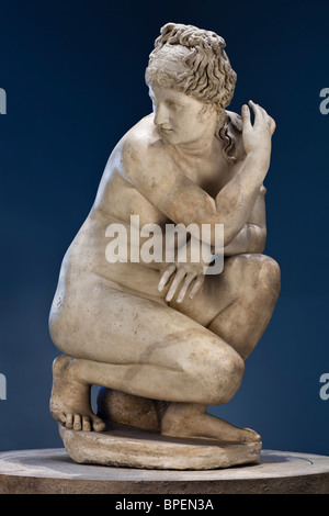 Statua di accovacciato Aphrodite noto come Lely la Venere. Vedere la descrizione per maggiori informazioni. Foto Stock