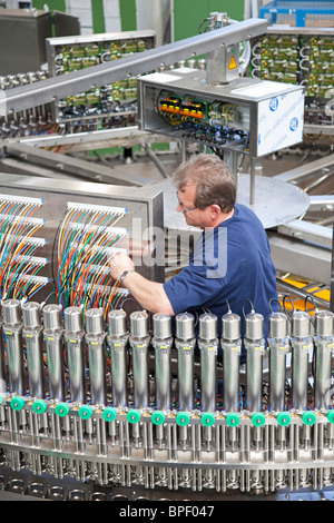 KRONES AG: produzione di impianti di imbottigliamento nella fabbrica di Neutraubling (Germania Foto Stock