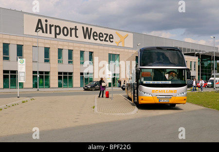 Edificio Terminal a Weeze (Niederrhein) aeroporto di Düsseldorf e Colonia bus navetta, Renania settentrionale-Vestfalia (Germania). Foto Stock