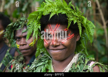 Vanuatu, dell'Isola di Tanna, Fetukai. La magia nera e la Kava Tour di prova, gli abitanti di un villaggio di nativi abito. Signor Foto Stock