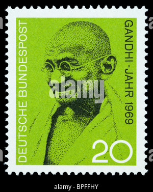 Germania - circa 2004: un francobollo stampato in Germania mostra Mohandas Karamchand Gandhi, circa 2004 Foto Stock