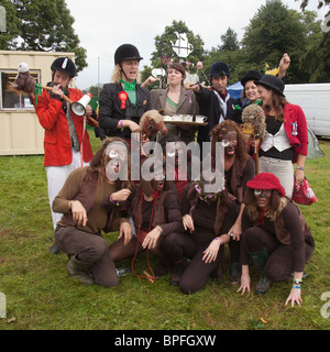 Artisti prestazioni caccia al Green Man festival 2010, Glanusk Park, Brecon Beacons, Galles. Foto Stock