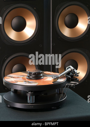 High end record giocatore con altoparlanti in background audiofilo hifi Foto Stock