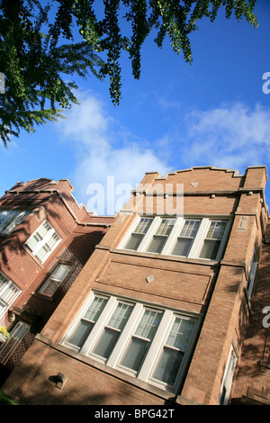 Quartiere residenziale città marrone in mattoni di pietra edifici di appartamenti Foto Stock