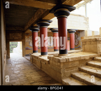 L'imponente scalinata, Palazzo di Cnosso (Knosos), Heraklion (Irakleio), Regione di Irakleio, Creta (Kriti), Grecia Foto Stock