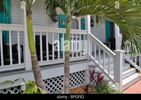 Key West home dettaglio del portico anteriore e passaggi. Foto Stock