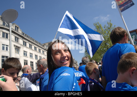 Giovani femmine Rangers ventola alla finale di Coppa UEFA 2008 in Manchester Foto Stock