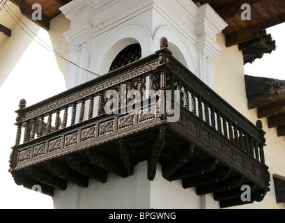 Il Perù. Cusco. Palazzo Arcivescovile.Balcone coloniale. Foto Stock