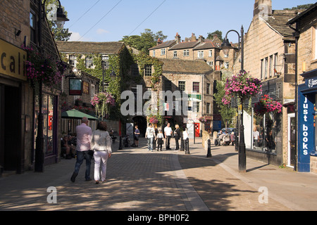 Il centro della città e Hebden Bridge Mill, Bridge Gate, West Yorkshire, Inghilterra, Regno Unito Foto Stock