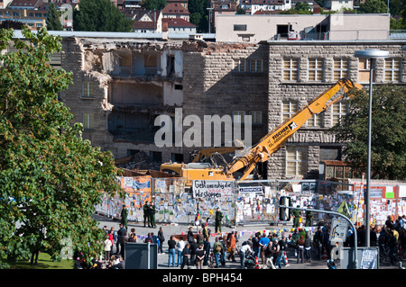 Stoccarda - 28 agosto: dimostrazione contro S21 di fronte parzialmente decostruito la stazione principale 28 Agosto, 2010 Foto Stock