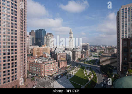 Edifici in una città, Rose Kennedy Greenway, Boston, Massachusetts, STATI UNITI D'AMERICA Foto Stock