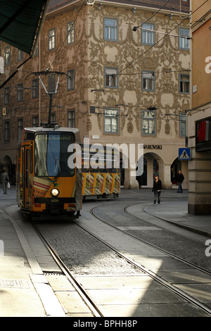 Il tram & Casa Luegg, Hauptplatz, Graz, Stiria, Austria Foto Stock
