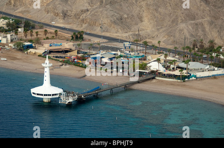 Vedute aeree di Eilat Israel- la costa e le montagne Foto Stock