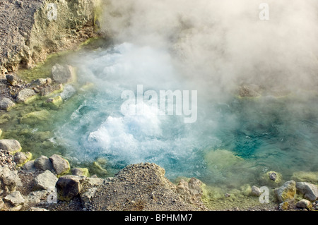 Geyser di ebollizione a Tamagawa Onsen Foto Stock