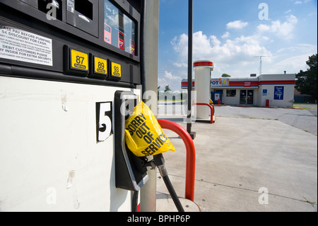 Pompa a gas, fuori di affari Chiuso Gas Benzina Stazione, DELAWARE, STATI UNITI D'AMERICA Foto Stock